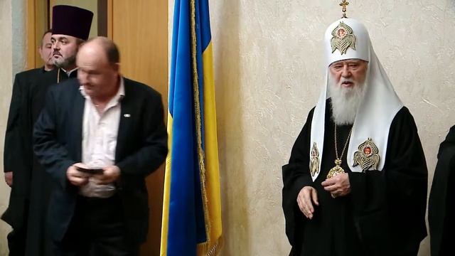 Патріарх Філарет нагородив церковними відзнаками волонтерів Дніпра та регіону. Україна 2017 смотреть онлайн
