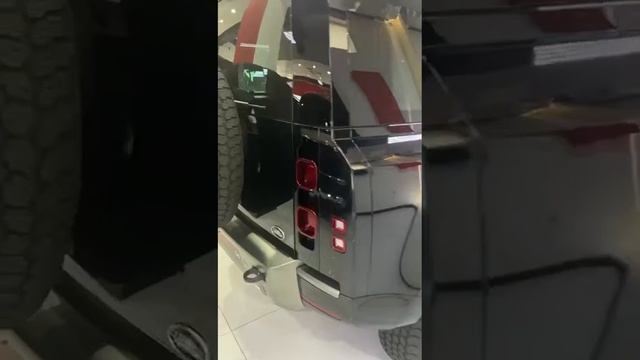 Ланд Ровер Дефендер 2023 гибрид