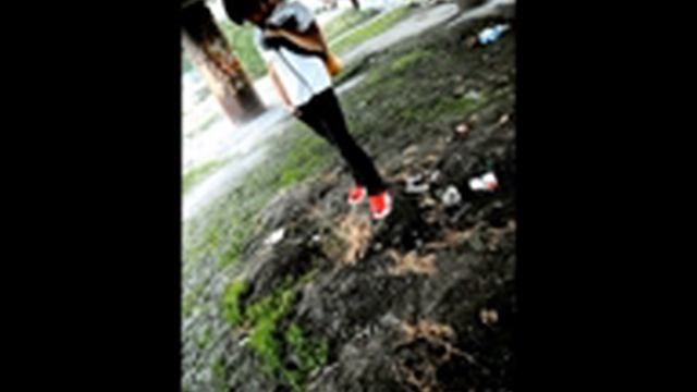 Throw Em Out ft Traphik (timothydelaghetto) *HOT* prod Midi Mafia смотреть онлайн