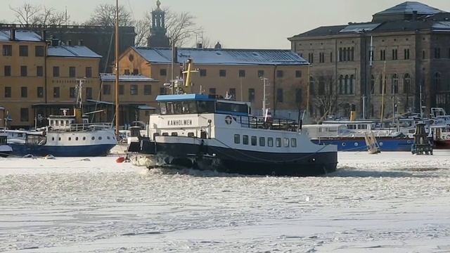 en liten färja isbrytare смотреть онлайн