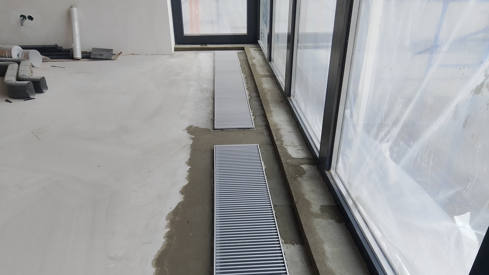 Внутрипольный конвектор.Стяжка и откосы вокруг конвектора. смотреть онлайн