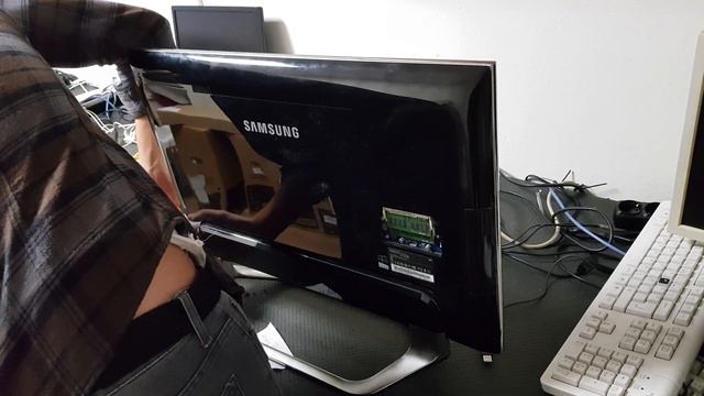 Samsung All in One DP700A7D Pc HDD değişim. Demonte edilmesi. смотреть онлайн