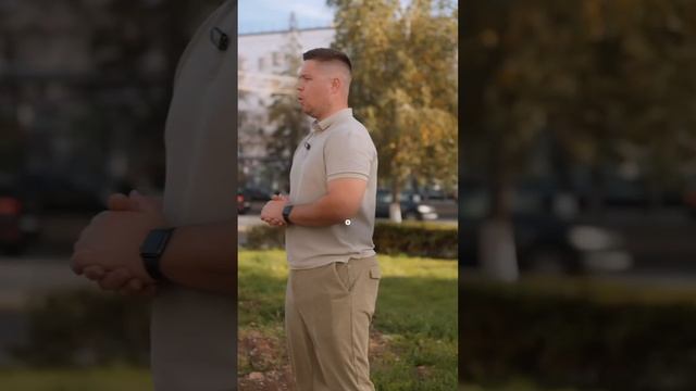 Закрывает кредиты другой кредиткой