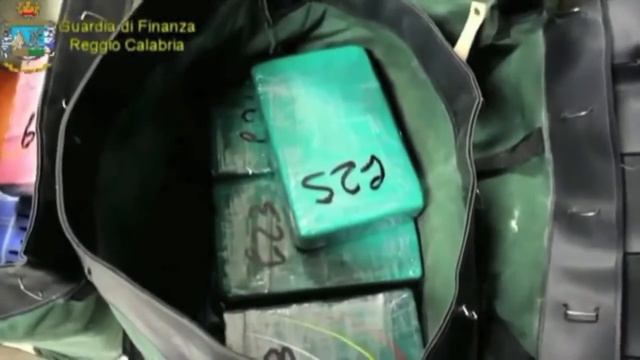 Surprise surprise! Cocaine found at Mafia-infested port | 'Ndrangheta смотреть онлайн
