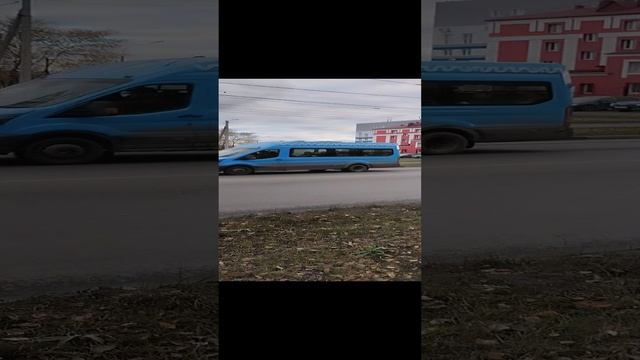 Едет Московский микроавтобус Ford Transit смотреть онлайн