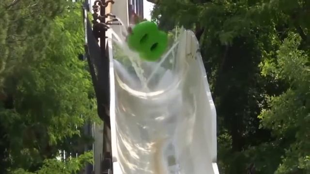 15 НЕУДАЧ НА ВОДНЫХ АТТРАКЦИОНАХ смотреть онлайн