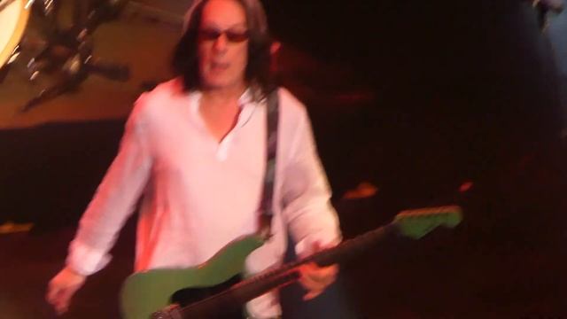 Todd Rundgren's Utopia - Trapped (The Wiltern, Los Angeles CA 5/29/18) смотреть онлайн