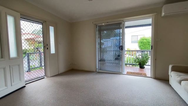 James Roberts - JRoberts Realty - 19 Sixth Ave, Green Point смотреть онлайн