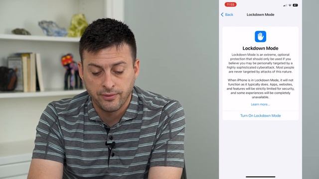 How To Turn On And Off Lockdown Mode On iPhone смотреть онлайн