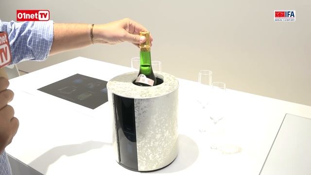 Le frigo robot de Panasonic vous amène votre bière ! IFA 2017 смотреть онлайн
