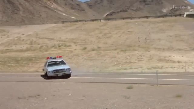 “ HOT” POLICE OFFICER - CANNONBALL RUN 1981 #cars #cannonballrun #lamborghini смотреть онлайн