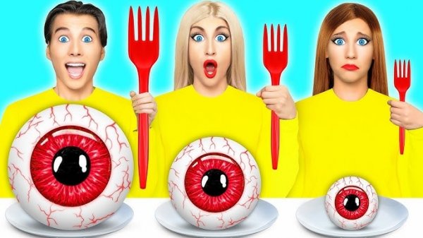 БОЛЬШАЯ VS СРЕДНЯЯ VS МАЛЕНЬКАЯ ТАРЕЛКА ЧЕЛЛЕНДЖ | КУЛИНАРНЫЕ ЧЕЛЕНДЖИ.