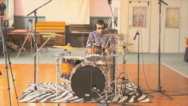 Metamorphosis - Michael Morris (Live at King Edward Court) смотреть онлайн