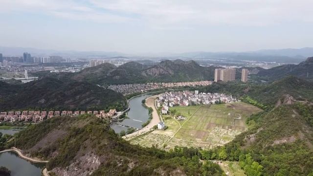 The Little Great Wall in Yongkang, China смотреть онлайн