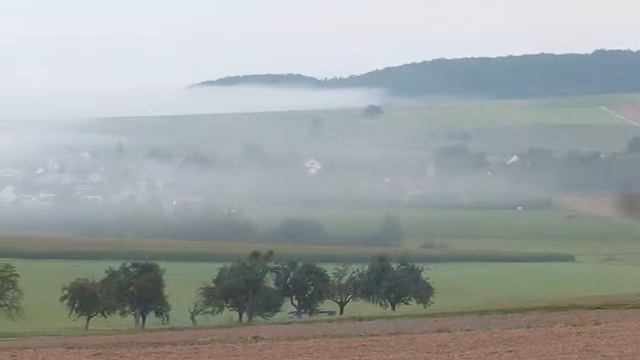 Oberwallmenach, fog flows from Rhine Valley, august 2011.WMV смотреть онлайн