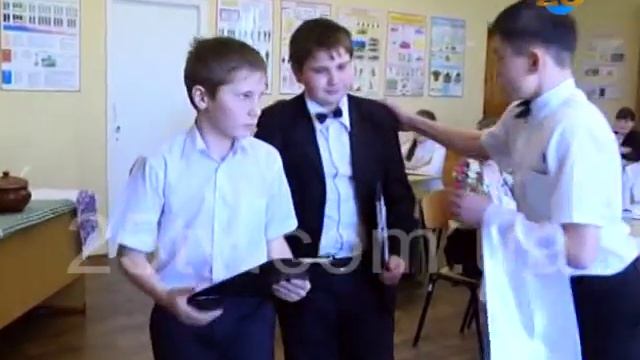Бінарні уроки з української та англійської мов пройшли у декількох класах Лиманської школи смотреть онлайн