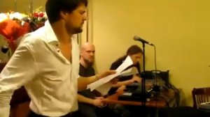 Данила Козловский поёт и танцует