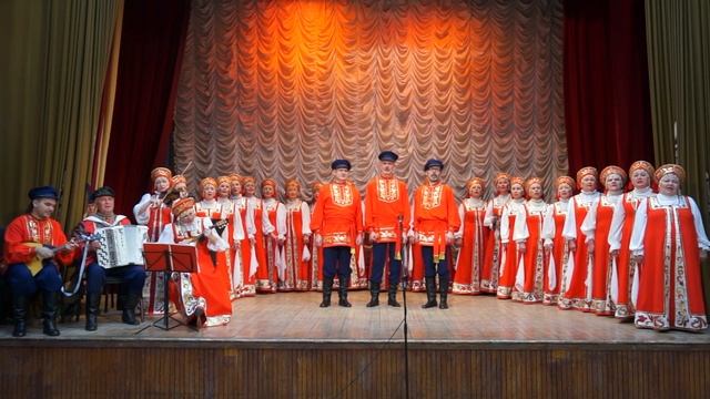 "Когда мы покидали свой родимый край". Народный коллектив хор русской песни "Россияночка" смотреть онлайн
