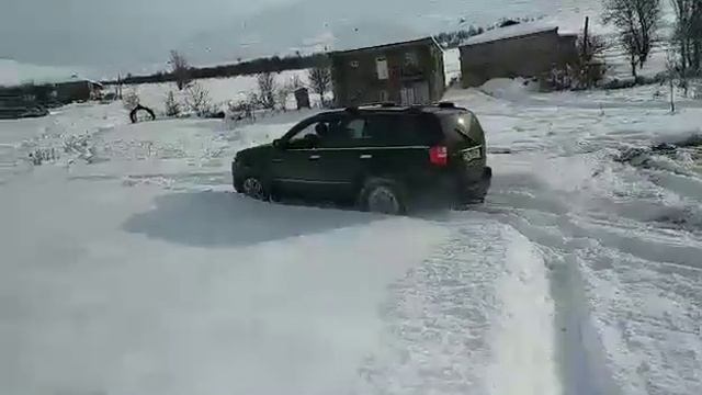 Isuzu Axiom Snow