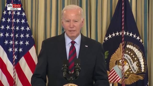 ‘What a pathetic man’: Joe Biden appears confused again following press conference смотреть онлайн