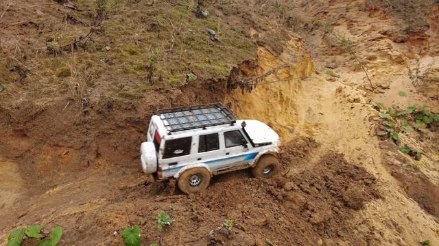 Прохождение песчаного участка на Toyota lc76 смотреть онлайн