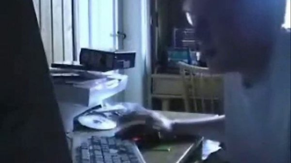 Angry German Kid Wants To Install Windows 95 (HQ)