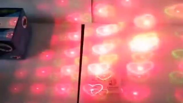 Лазерный проектор YX-4A с картинками звезды, точки, спинет и сердце. смотреть онлайн