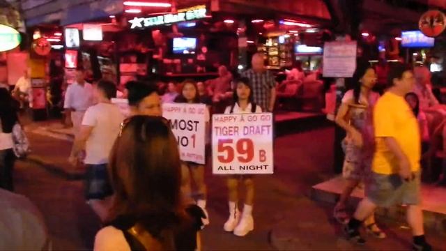 Walking Street in Pattaya, Thailand смотреть онлайн