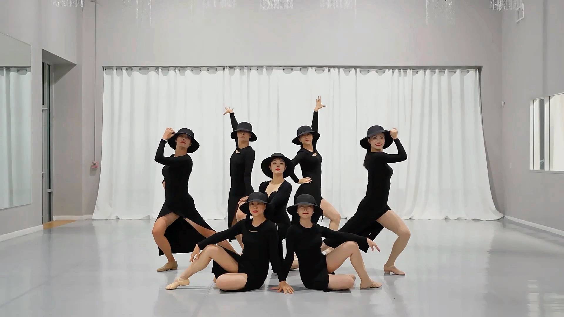 Paris смотреть онлайн