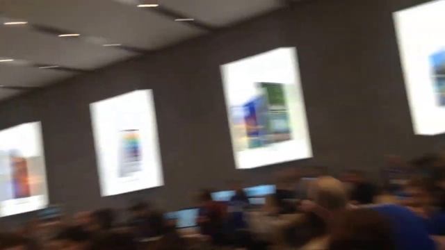 Apple Store Berlin Kurfürstendamm Einlass/Eröffnung смотреть онлайн