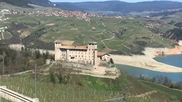 Val di Non, Trentino, Italy - Apple Blossoms, Castles, Lago di Tovel + More смотреть онлайн