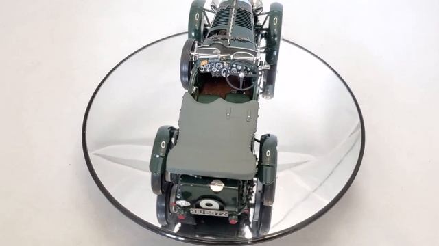 Minichamps Bentley 4.5 Litre Blower British Racing Green смотреть онлайн