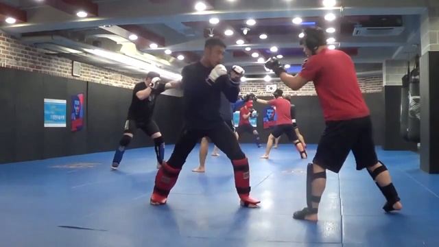 Jeff Chan Dad 's Advanced MMA Neo Striking Cluster of Combos #1 w/ Real Sparring Footage vs Top Pro смотреть онлайн