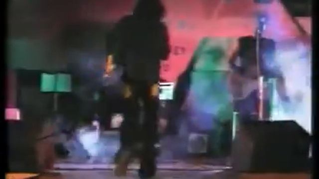 Fossils Live Aaro Ekbar Old Line Up 2005| Fossils