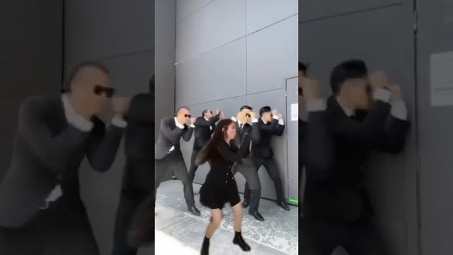 pov: the mafia boss’ daughter makes her bodyguards do the dance with her смотреть онлайн