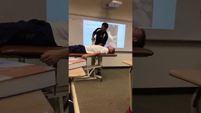 Valgus Stress Test of Elbow смотреть онлайн