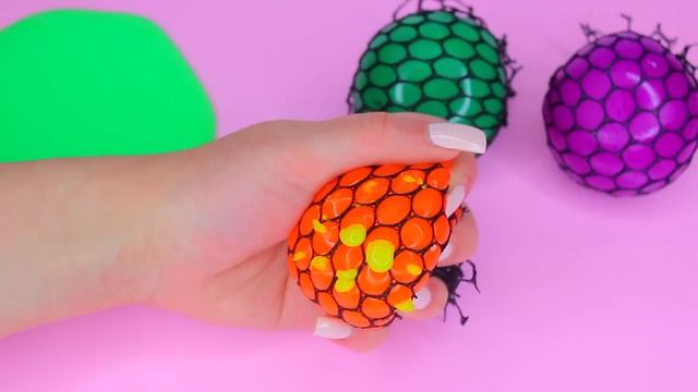 Cutting Open ALL Squishy Mesh SLIME STRESS BALLS Funny & Weird Color Changing Stress Balls! смотреть онлайн