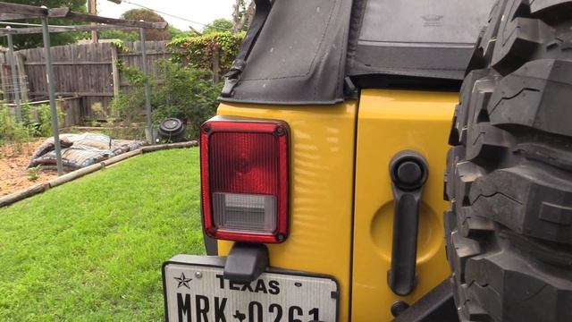 Jeep Wrangler JK Tail Light Replacement смотреть онлайн