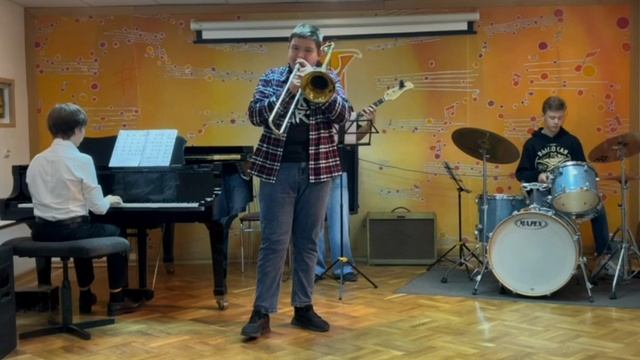 Lament- J.J. Johnson
Arrangement- Steve Davis смотреть онлайн
