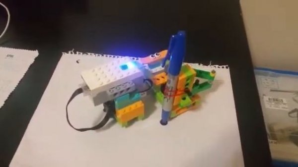 LEGO WeDo 2.0 Spirograph Robot