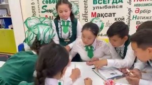 # Үздік педагог байқауы  қазақ тілі мен әдебиеті пәнінің мұғалімі Капарова Д. О.