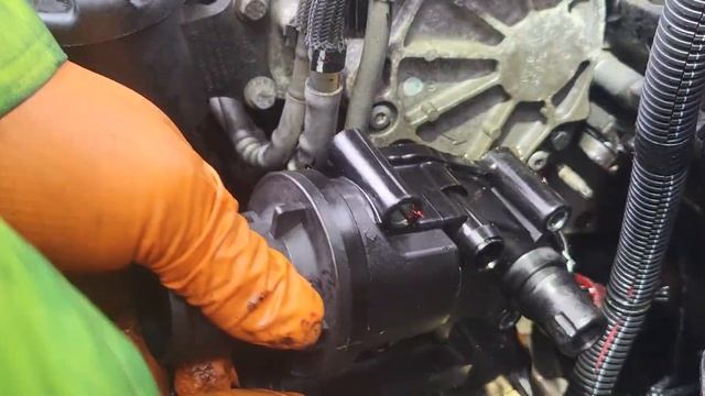 how to replace the thermostat housing assy. Land rover 08 (full version) смотреть онлайн