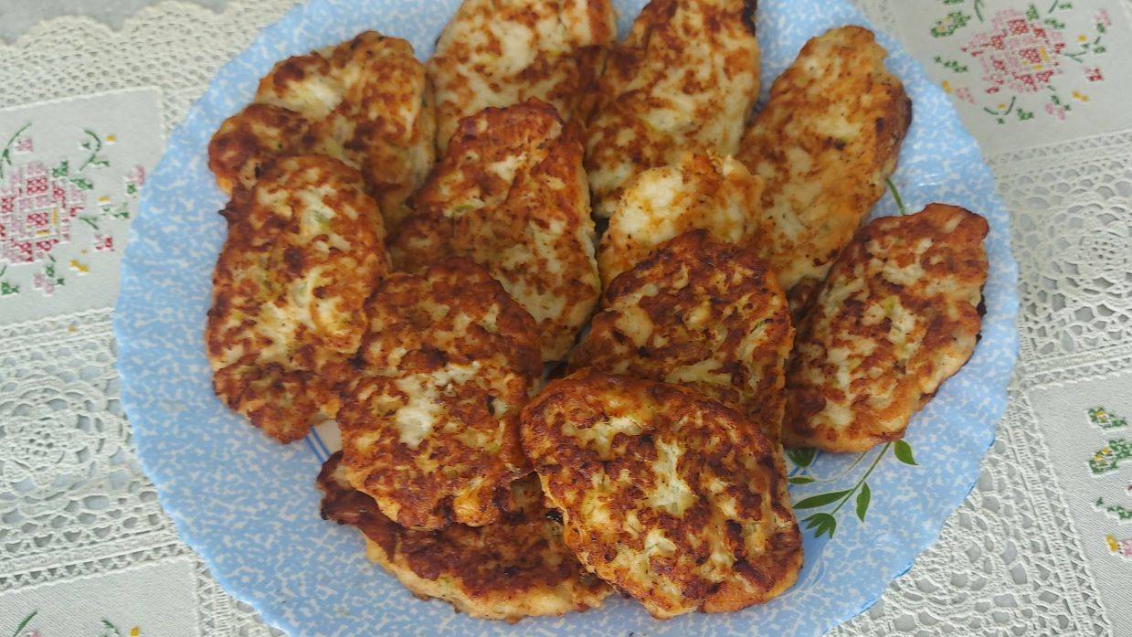 Котлеты кабачково-куриные. смотреть онлайн