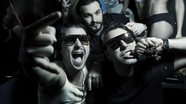 Swedish House Mafia Vs Hardwell & Laidback Luck - Be One Love ( R£v3r0f Bootleg ) смотреть онлайн