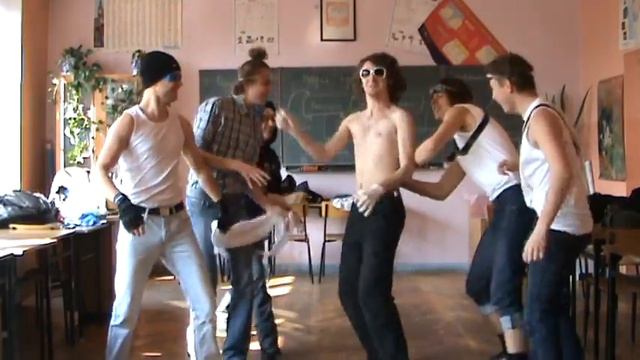 Arka i Jego Różowa Koparka - MIG Co Ty mi dasz? смотреть онлайн