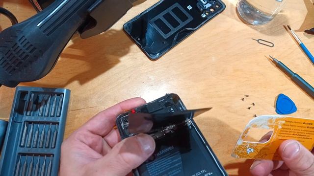 Huawei P20 Pro - замена аккумулятора в 3х частях смотреть онлайн