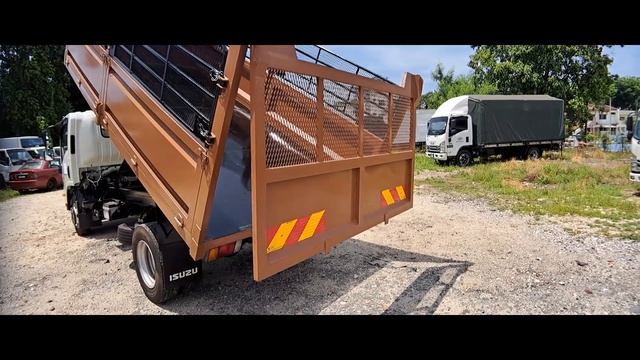 Isuzu ELF NPRPRO Steel Tipper 14.7 FT with Steel Side Railing 3815MM смотреть онлайн