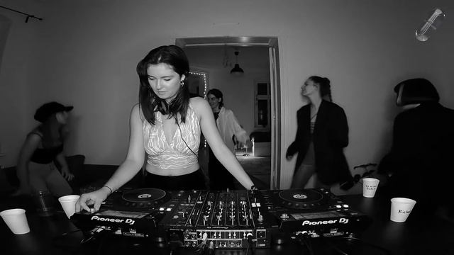 Femme Bass Mafia: Formella @ capsule berlin смотреть онлайн