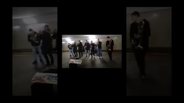 Зажигают в переходе смотреть онлайн