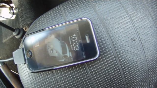 Scosche IPFMRDS(FM Radio Ipod Hook Up For All Radios) Install In A 1968 VW Bug On A Sapphire X смотреть онлайн